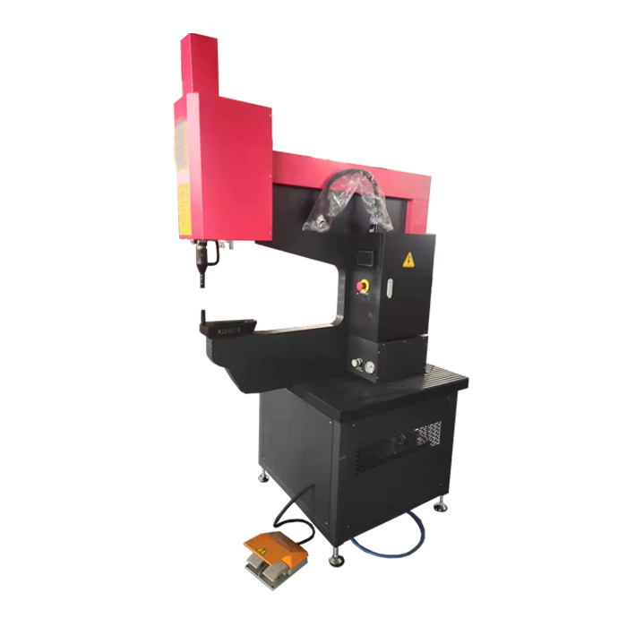 6噸大喉深壓鉚機